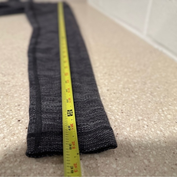 Lululemon Wunder Under Pant (Hi-Rise)
Diamond Jacquard Space Dye Black Slate 6 - Picture 14 of 14
